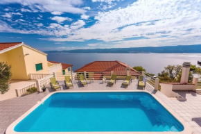 VILLA MASLINA, with private 32m2Pool, panoramic views on 100km coastline, 12 pax